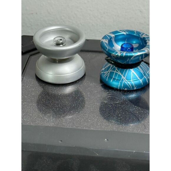 YOYOFACTORY SKILINE SHUTTER BLUE/AQUA SPLASH/ YYF 888 YoYo Set of 2 Case Threads - Picture 8 of 10
